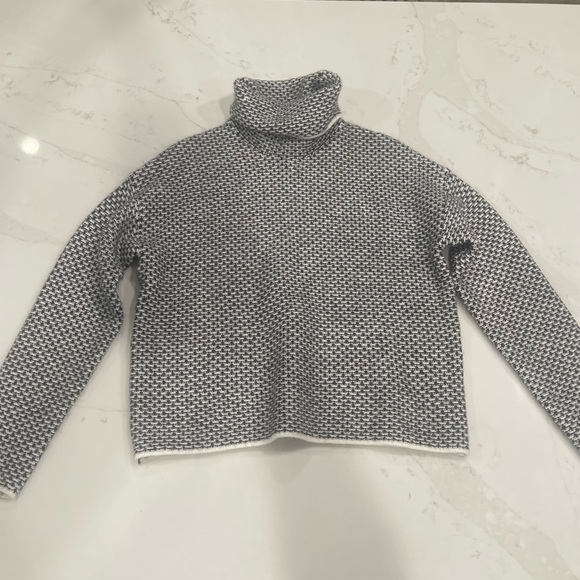 Christian Siriano New York grey and white turtleneck sweater - Picture 4 of 16